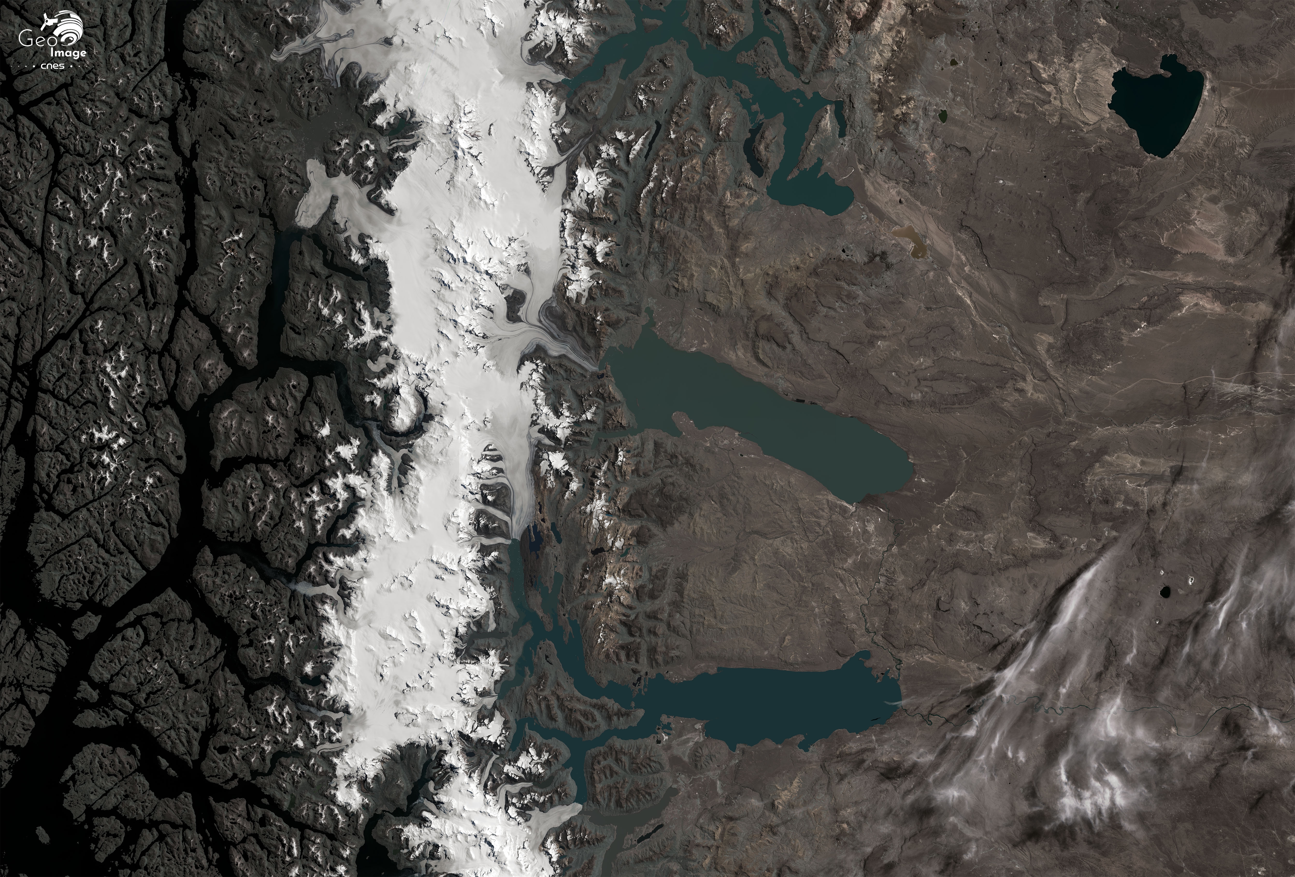 em-glacier-viedma_20210130_s2-vf.jpg